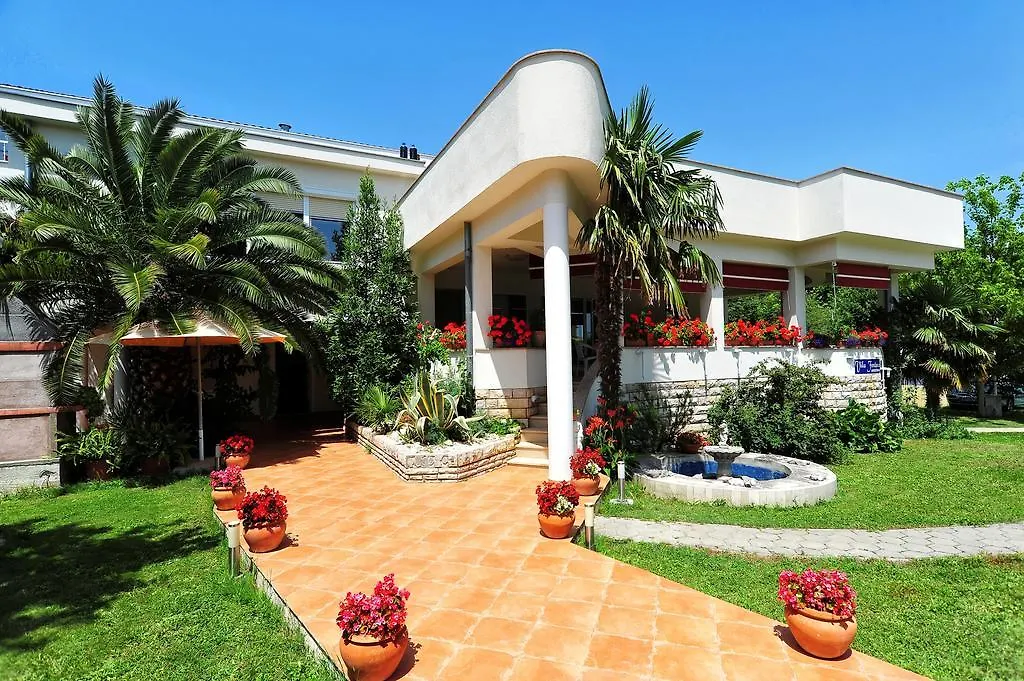Apartment Villa Fontana Sukosan