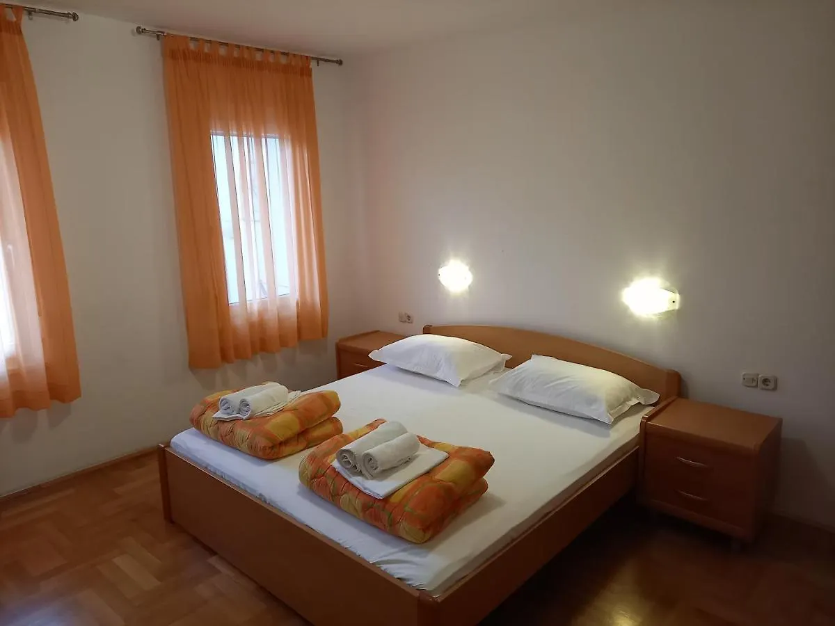Villa Fontana Sukošan 0*,